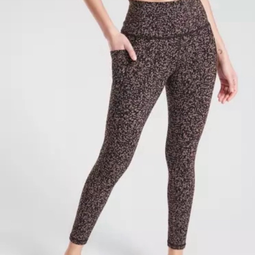 New Athleta salutation 7/8 tight